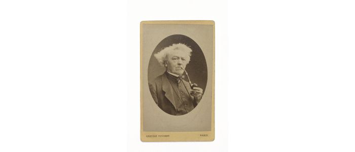 COROT : [PHOTOGRAPHIE] Portrait photographique en médaillon de Camille Corot fumant. - Edition Originale - Edition-Originale.com
