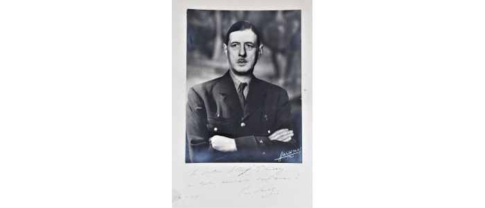 DE GAULLE : Photographie originale dédicacée de Charles de Gaulle - Signed book, First edition - Edition-Originale.com