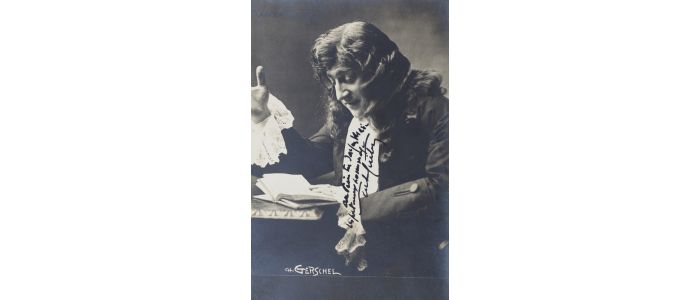 GUITRY : Carte postale photographique dédicacée au peintre Jacques Martin  - Signed book, First edition - Edition-Originale.com