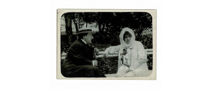 GUITRY : [PHOTOGRAPHIE] Portrait photographique de Sacha Guitry et Sarah Bernhardt réalisée pendant le tournage du film 