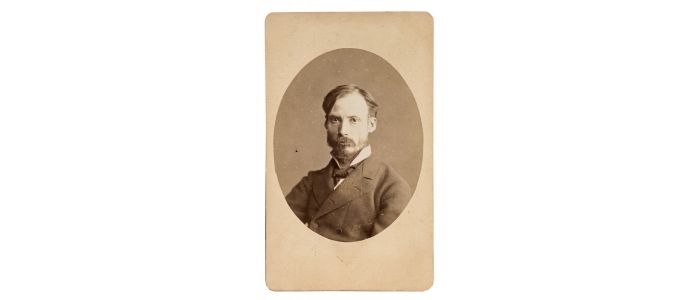 RENOIR : [PHOTOGRAPHIE] Portrait photographique de jeunesse d'Auguste Renoir en médaillon - First edition - Edition-Originale.com