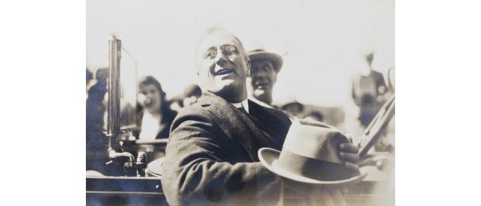 ROOSEVELT : Carte postale photographique représentant Franklin Delano Roosevelt - First edition - Edition-Originale.com