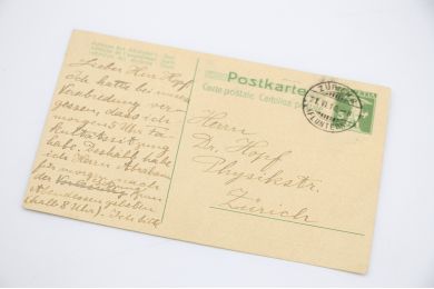 EINSTEIN : Carte postale autographe signée adressée au Professeur Ludwig Hopf - Signiert, Erste Ausgabe - Edition-Originale.com