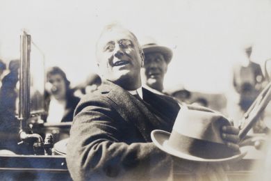 ROOSEVELT : Carte postale photographique représentant Franklin Delano Roosevelt - Prima edizione - Edition-Originale.com