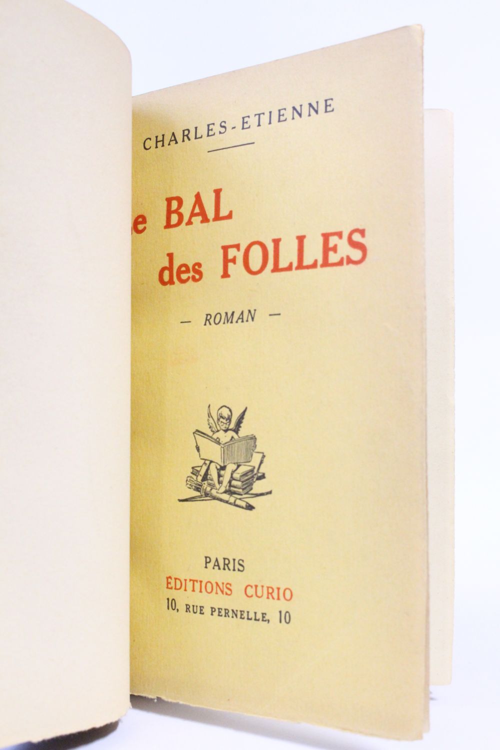 Sets 'Le bal des folles' As First French Original