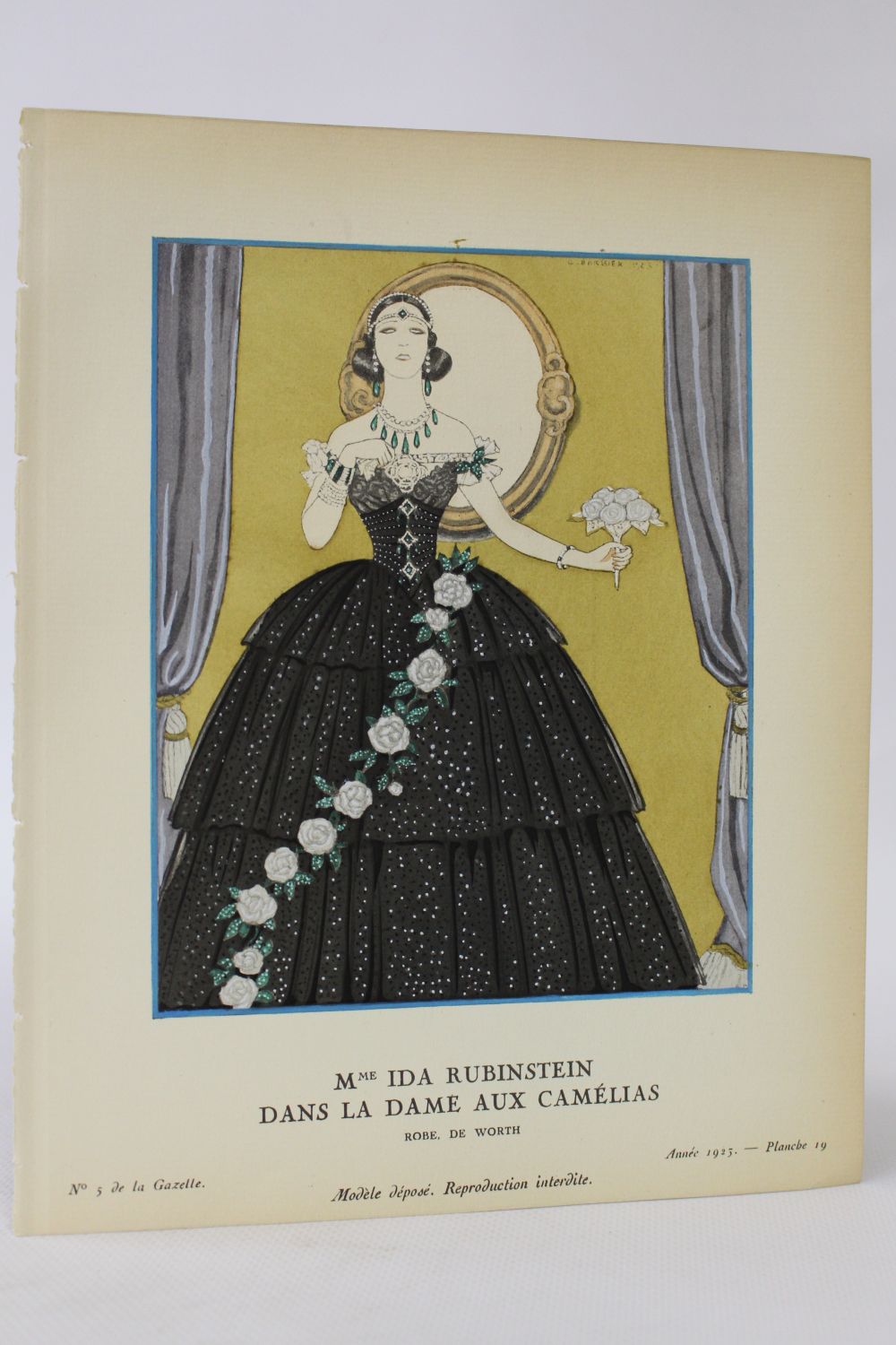 WORTH : Mme Ida Rubinstein dans La Dame aux camélias. Robe, de Worth  (pl.19, La Gazette